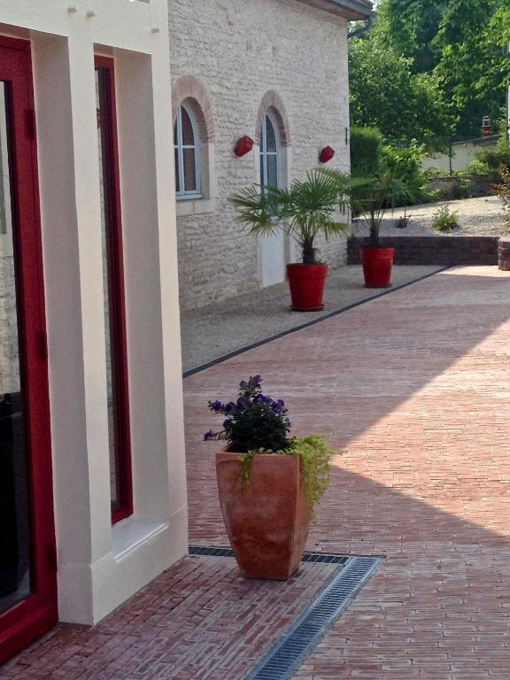 Logis Hostellerie La Chaumiere Arsonval Экстерьер фото